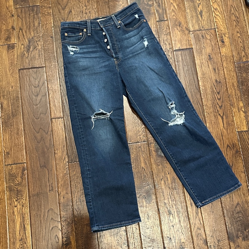 Levi’s Distressed Blue Jeans ribcage ankle